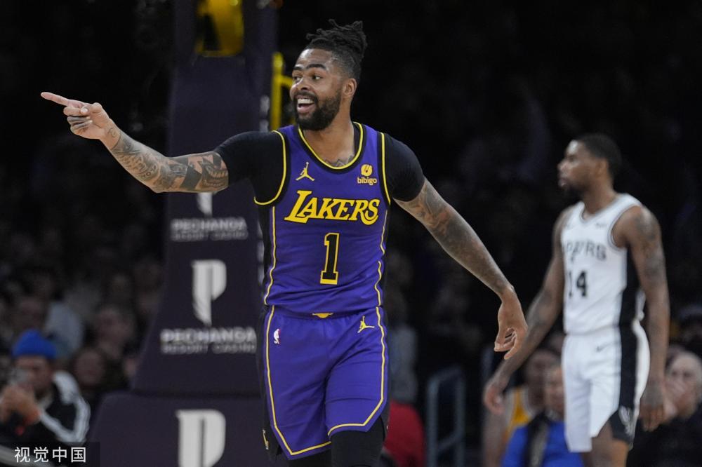 充分展示自 充分展示自